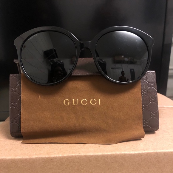 Gucci sunglasses - Picture 2 of 2